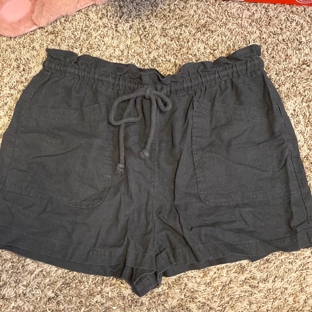 UNIVERSAL THREAD SHORTS